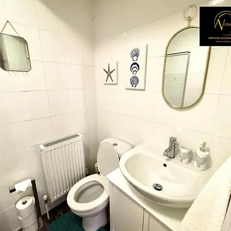 Appartement Three Bedroom By Av Stays Short Lets With Free Parking & Wifi